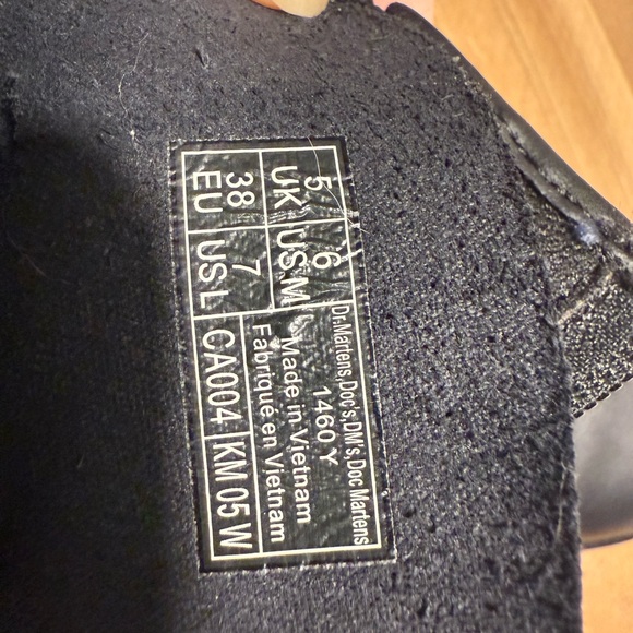 Dr. Martens Black 1460Y Leather Boots BNWB - Picture 4 of 6